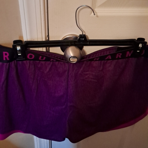 Women's Under Armour shorts NWT - Picture 2 of 4
